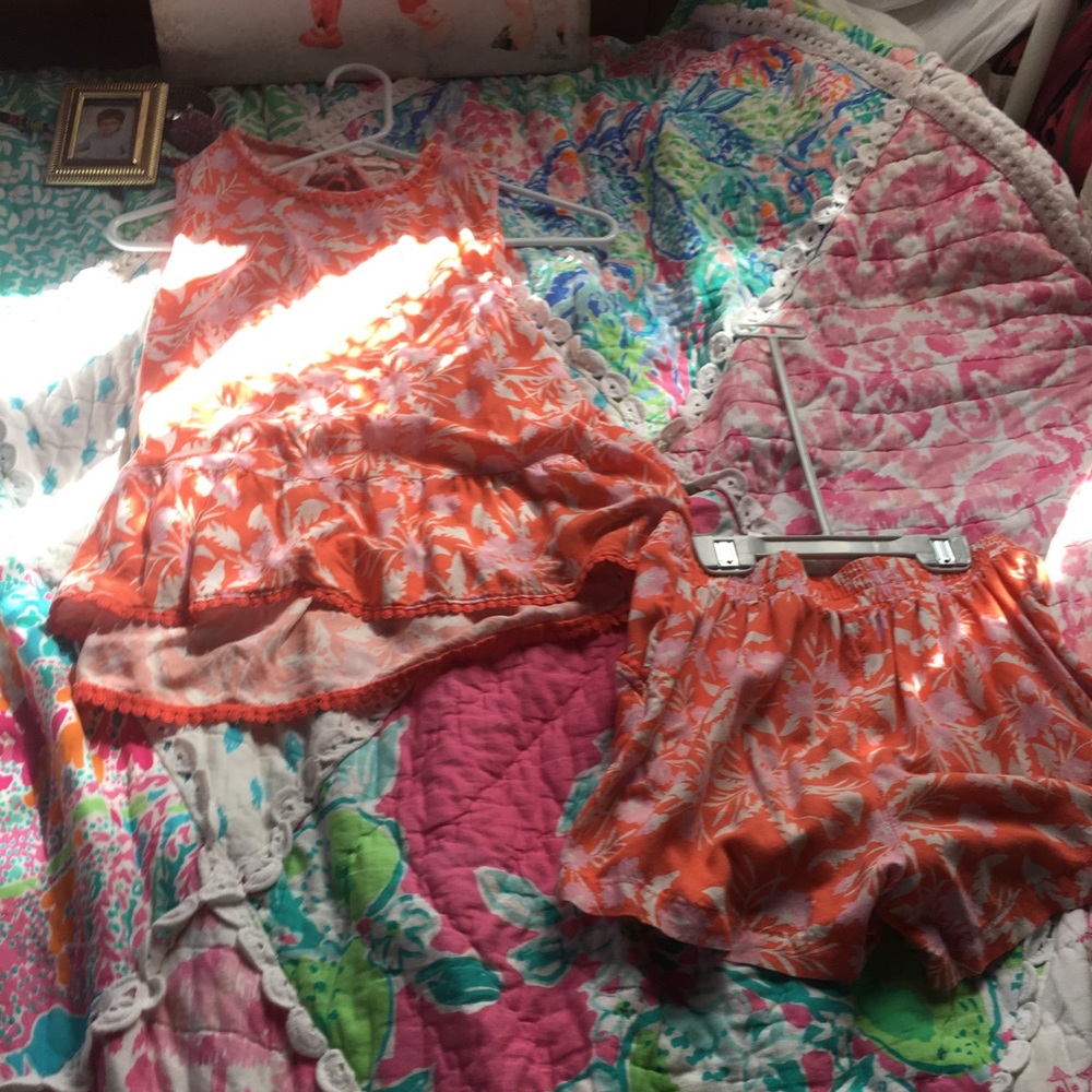 Been worn few times is not stained